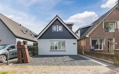 Dorpsstraat 698