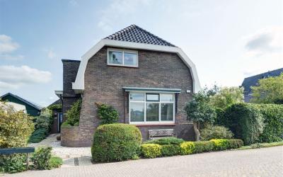 Dorpsstraat 966