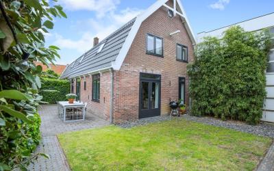 Dorpsstraat 8