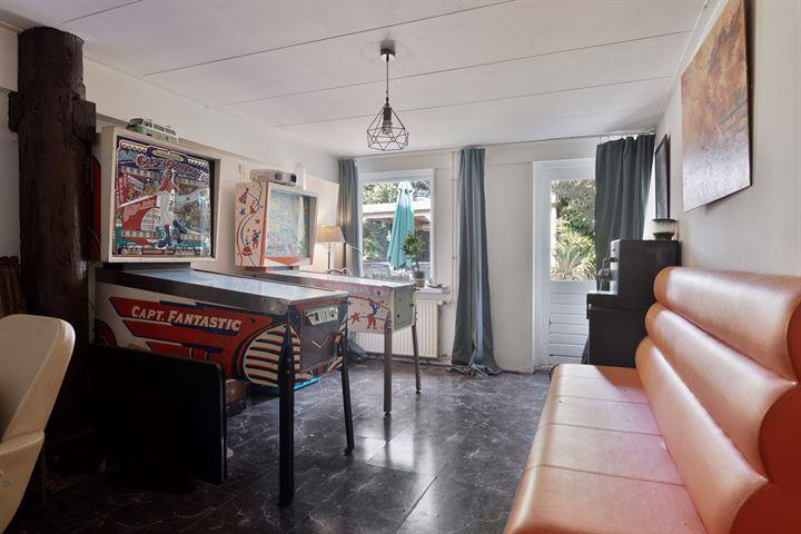 Twee-onder-één-kap te koop: Dorpsstraat 198, Warmenhuizen