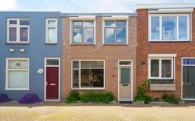 1e Vroonstr. 10