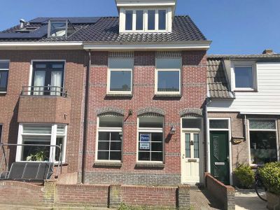 3e Emmadwarsstraat 9