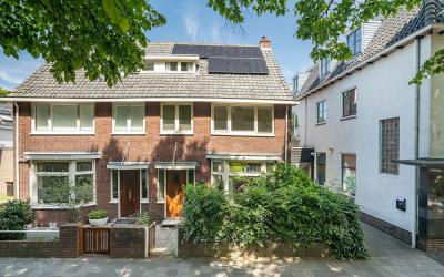 Raadhuisweg 1