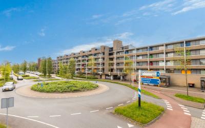 C.F. Smeets. 210