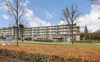 C.F. Smeets. 76