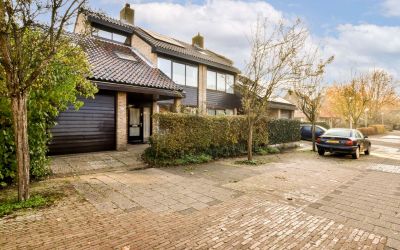 Van Renesse. 35