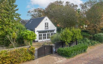 Raadhuisweg 1