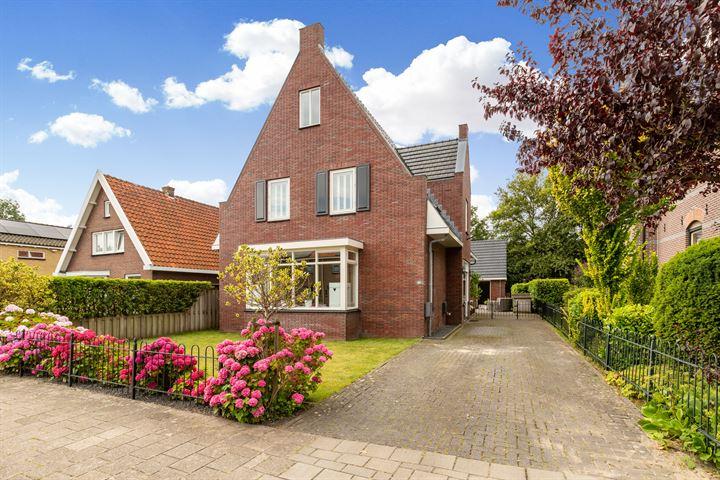 Raadhuisweg 32