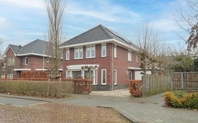 van der Hoopstraat 92