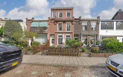 Grote Hout-. 50