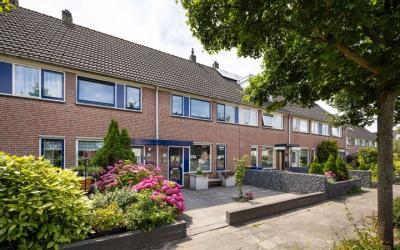 Roosje Voss. 17