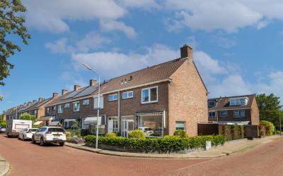 van Woesiks. 2