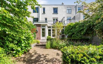 Eindenhouts. 67