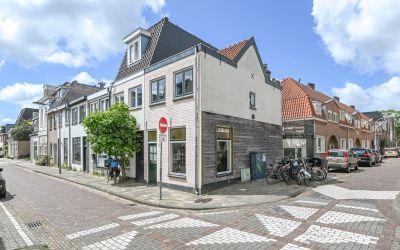 Oranjebooms. 74