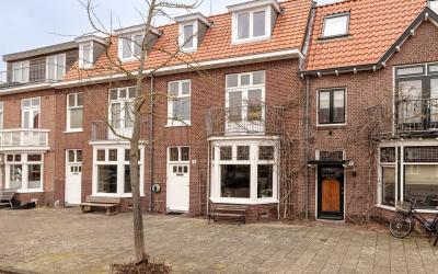 Gerrit van. 9