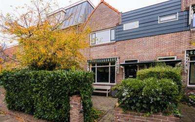 Middenweg 84