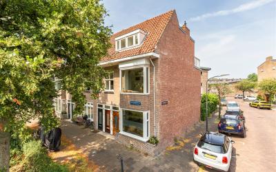Van Zeggele. 70