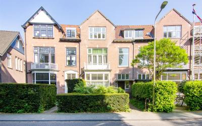 Bloemendaal. 153