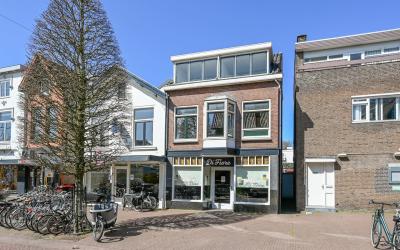 Bloemendaal. 74