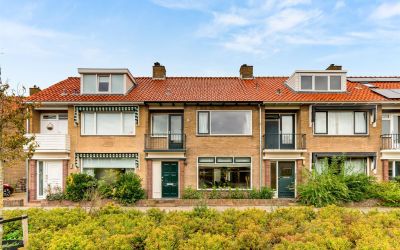 Roos en Bee. 57