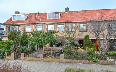 Roos en Bee. 99