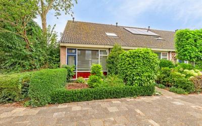 Van der Waalslaan 1