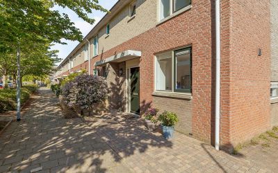 Carry van Bruggenstraat 1