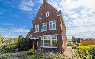 Van den End. 45