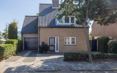 Dorpsstraat 77