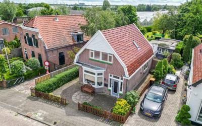 Oegstgeeste. 214