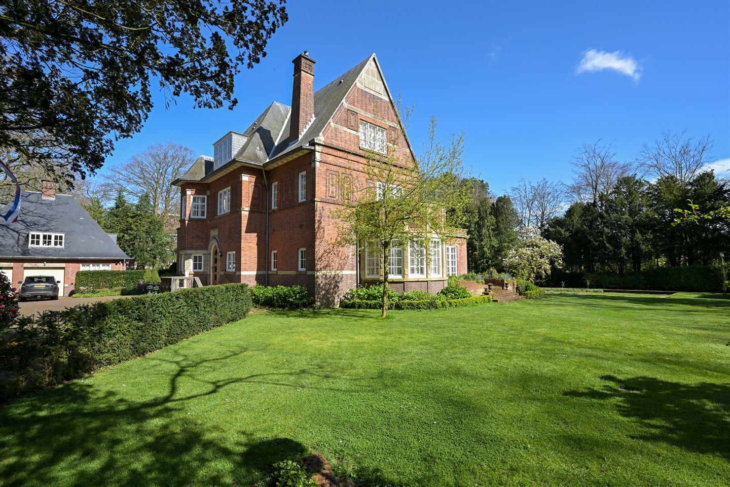 Vrijstaande woning te koop: Schouwweg 107, Wassenaar