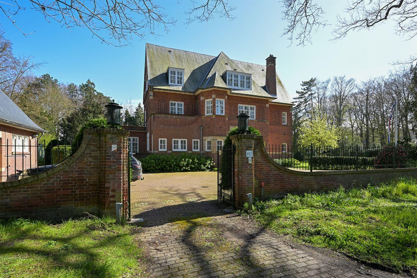 Vrijstaande woning te koop: Schouwweg 107, Wassenaar
