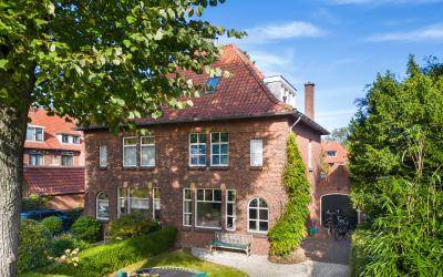 Raadhuislaan 2
