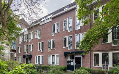 Neeltje van. 33