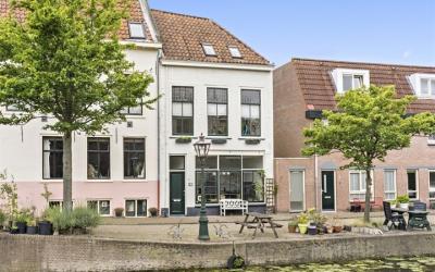 Oranjegracht 2