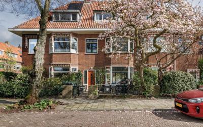Van den Bra. 12