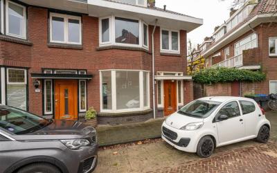 Hugo de Vriesstraat 1