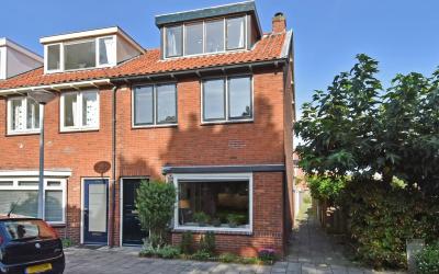 Kneppelhout. 25