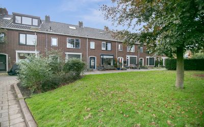 Anna van Bu. 8