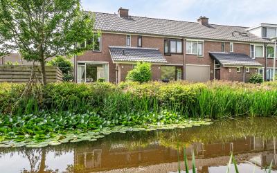 Pieter van. 10