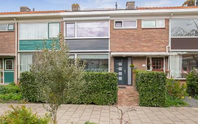 Jan Evertse. 24