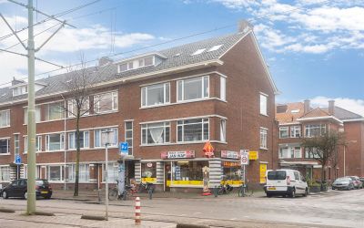 De Genestet. 145