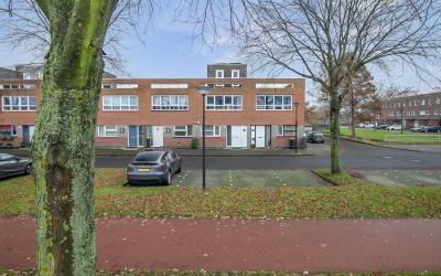 Middenweg 92