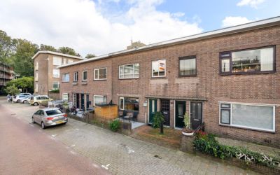 Van Elburgs. 64