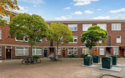 Hoenderloos. 24