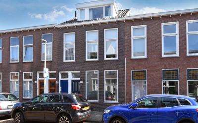 Jan van Hou. 37