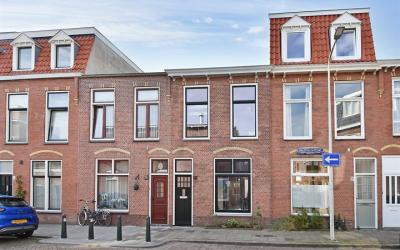Van Hoornes. 28