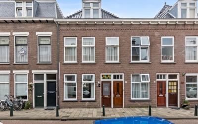 Van Egmonds. 17