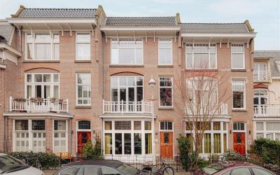 Cornelis de. 85