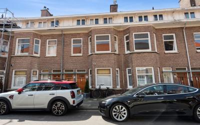 Maastrichts. 101